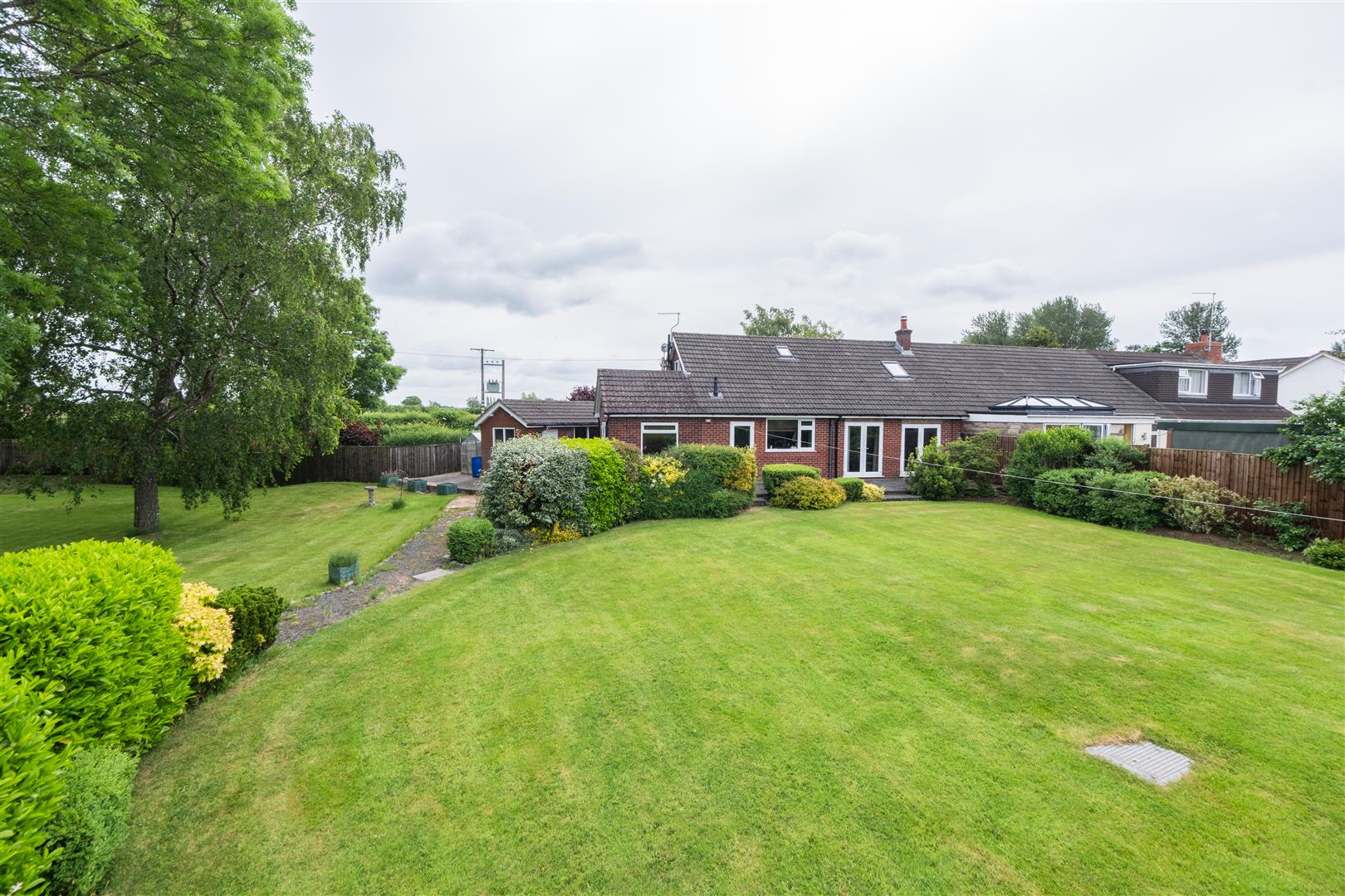 4 bedroom  Semi Detached Bungalow for Sale in Cholmondeston